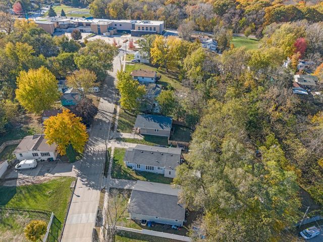 3420 Thompson Avenue, Des Moines, IA 50317