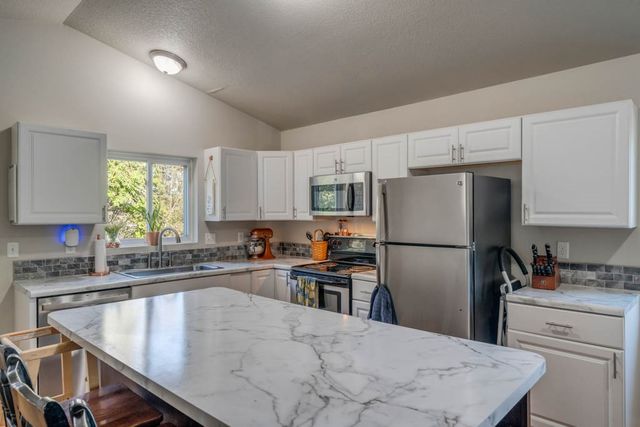 3420 Thompson Avenue, Des Moines, IA 50317