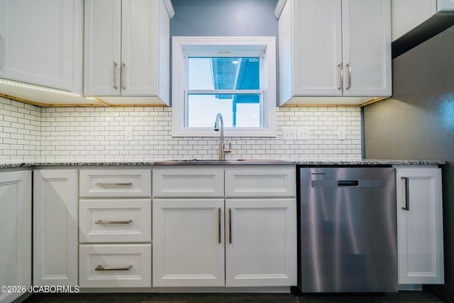 775 VINE DRIVE, Holts Summit, MO 65043