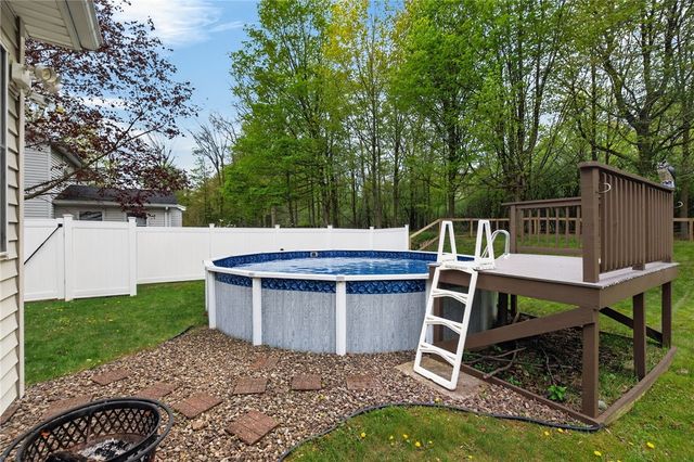 45 Cheshire Lane, Gates, NY 14624