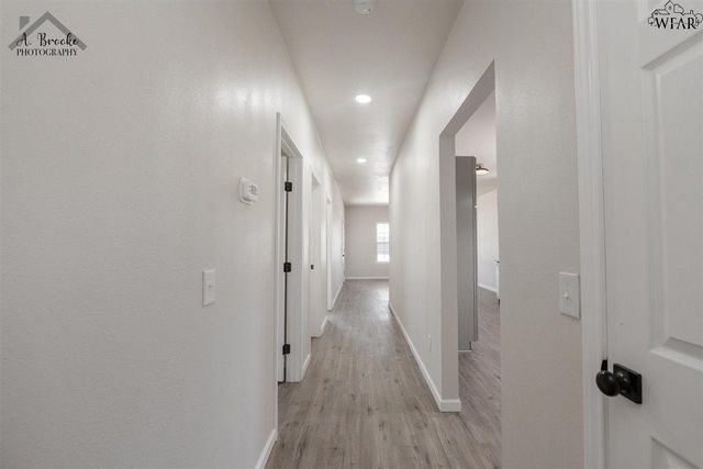 102 W MAGNOLIA AVENUE, Iowa Park, TX 76367