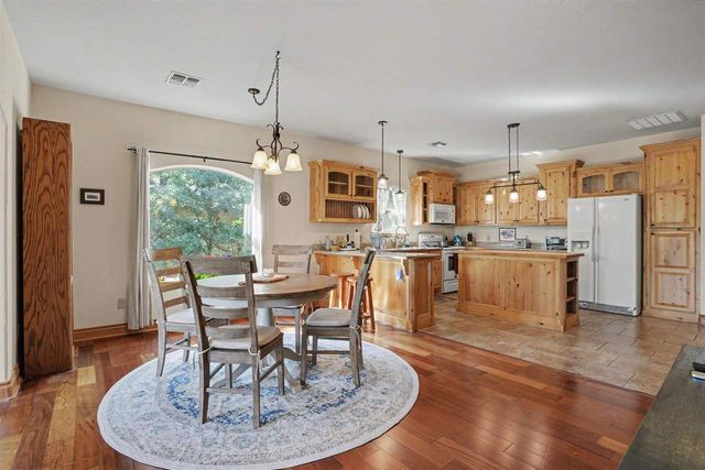 119 Granite Ridge Cir, Medicine Park, OK 73557