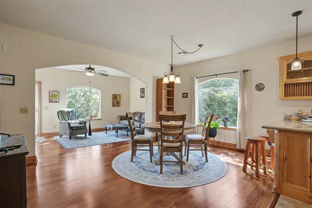 119 Granite Ridge Cir, Medicine Park, OK 73557
