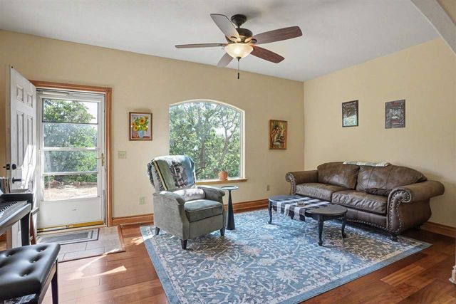 119 Granite Ridge Cir, Medicine Park, OK 73557