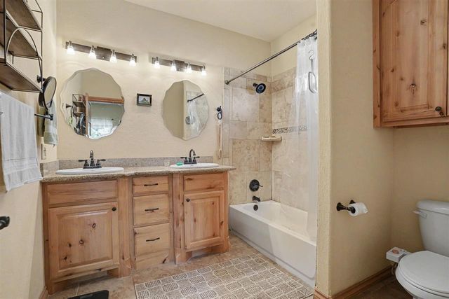 119 Granite Ridge Cir, Medicine Park, OK 73557