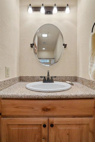 119 Granite Ridge Cir, Medicine Park, OK 73557
