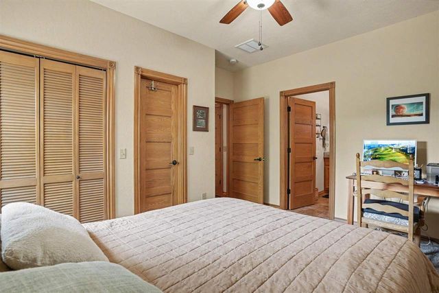 119 Granite Ridge Cir, Medicine Park, OK 73557