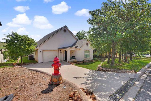 119 Granite Ridge Cir, Medicine Park, OK 73557