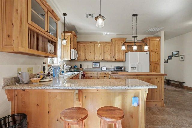119 Granite Ridge Cir, Medicine Park, OK 73557