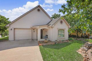 119 Granite Ridge Cir, Medicine Park, OK 73557