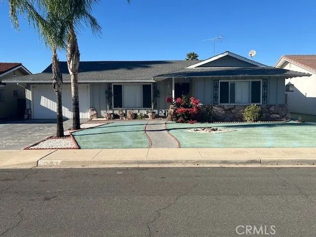 1140 Amberwood Drive, Hemet, CA 92543