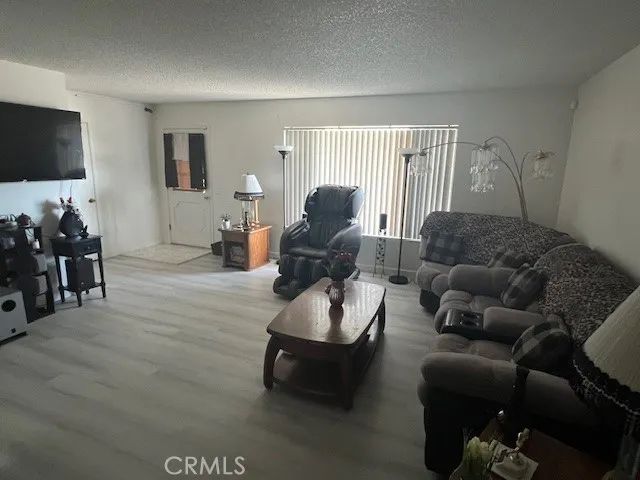 1140 Amberwood Drive, Hemet, CA 92543
