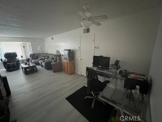 1140 Amberwood Drive, Hemet, CA 92543