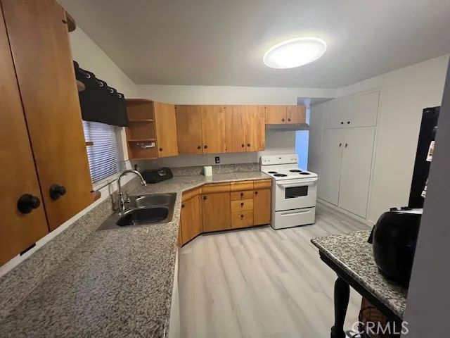 1140 Amberwood Drive, Hemet, CA 92543