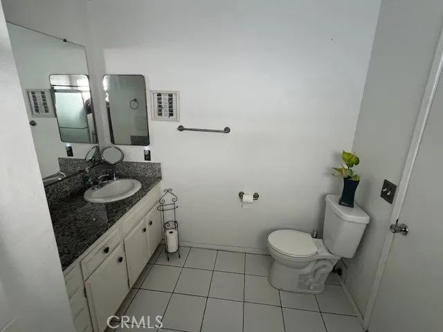 1140 Amberwood Drive, Hemet, CA 92543