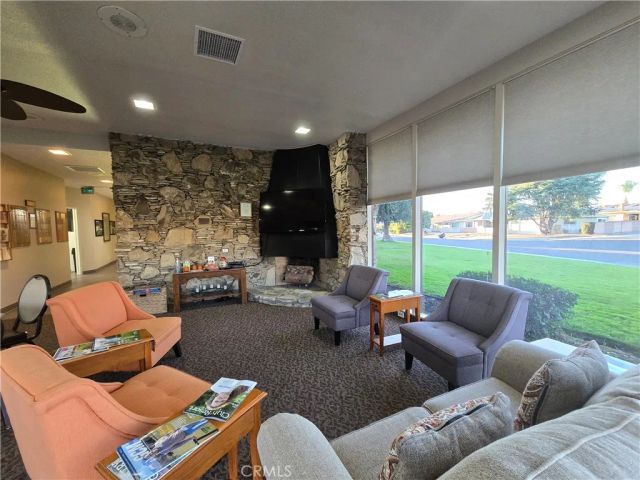 1140 Amberwood Drive, Hemet, CA 92543