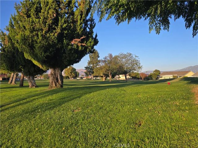 1140 Amberwood Drive, Hemet, CA 92543