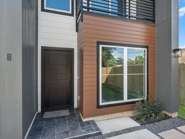 7802 Queen Street A, Houston, TX 77028