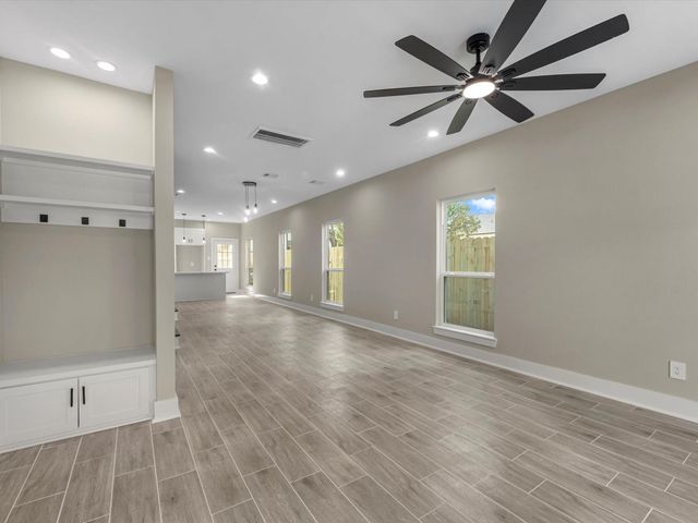 7802 Queen Street A, Houston, TX 77028