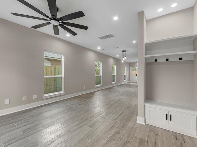 7802 Queen Street A, Houston, TX 77028