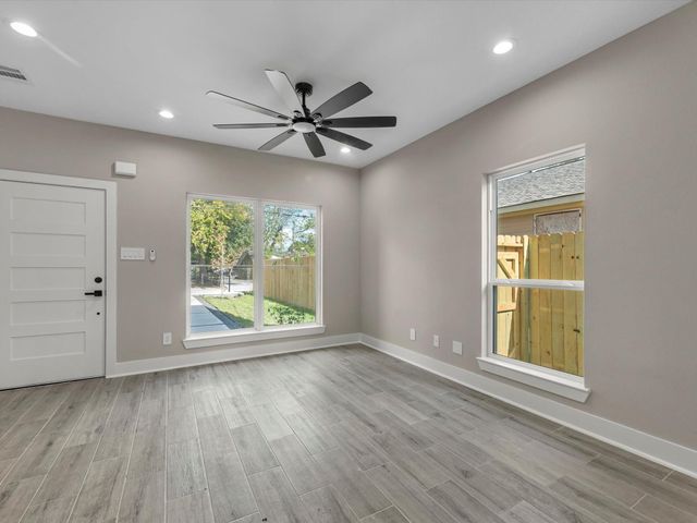 7802 Queen Street A, Houston, TX 77028