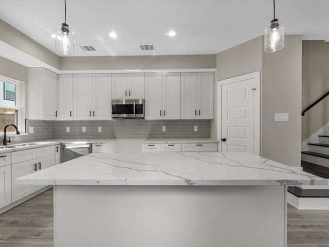 7802 Queen Street A, Houston, TX 77028