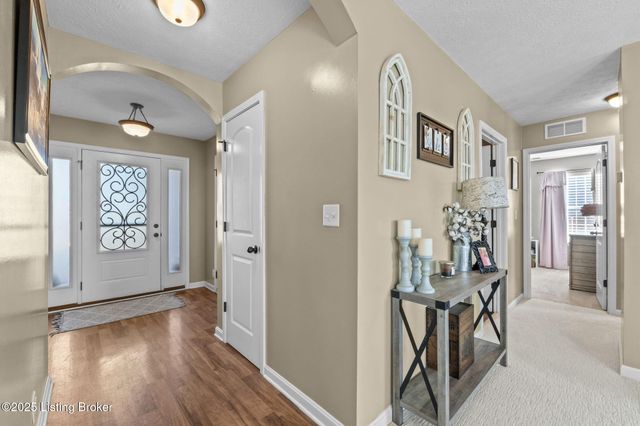 189 Magnolia Dr, Shepherdsville, KY 40165