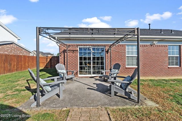 189 Magnolia Dr, Shepherdsville, KY 40165