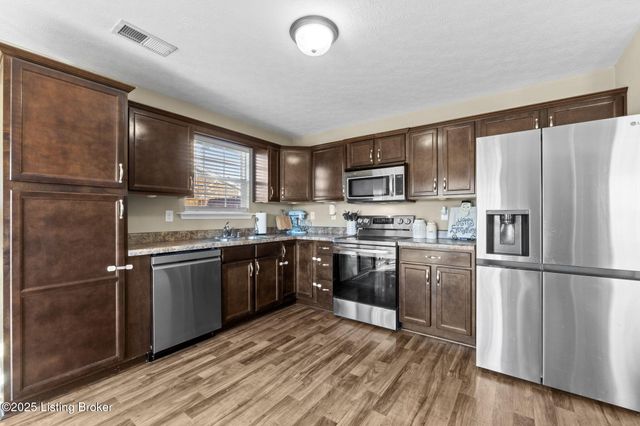 189 Magnolia Dr, Shepherdsville, KY 40165