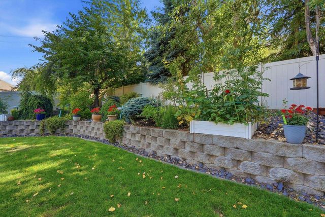 9111 N Kensington Dr, Spokane, WA 99208