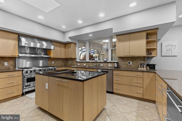 253 BRINDLE RD, Mechanicsburg, PA 17050