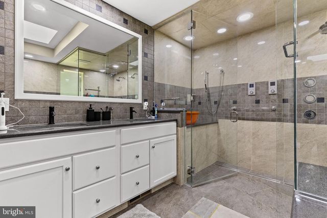 253 BRINDLE RD, Mechanicsburg, PA 17050