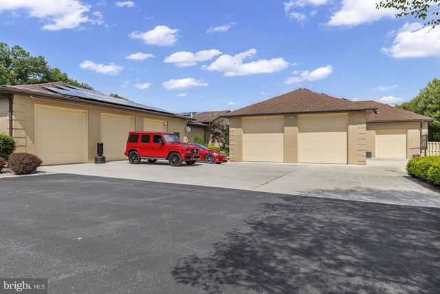 253 BRINDLE RD, Mechanicsburg, PA 17050