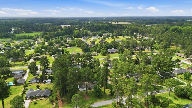 302 Azalea Dr., Mullins, SC 29574