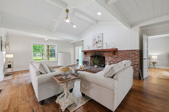 302 Azalea Dr., Mullins, SC 29574