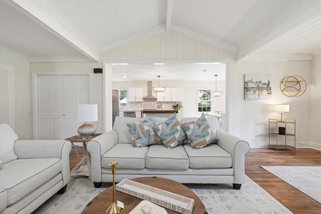 302 Azalea Dr., Mullins, SC 29574