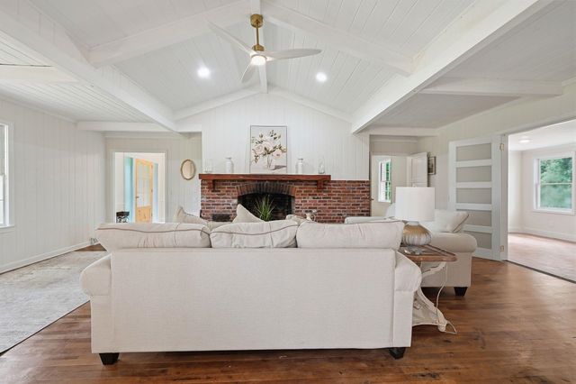 302 Azalea Dr., Mullins, SC 29574