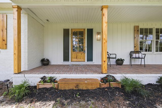 302 Azalea Dr., Mullins, SC 29574