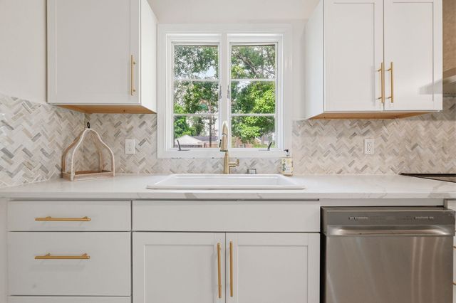 302 Azalea Dr., Mullins, SC 29574