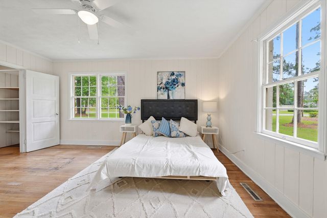 302 Azalea Dr., Mullins, SC 29574