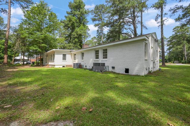 302 Azalea Dr., Mullins, SC 29574