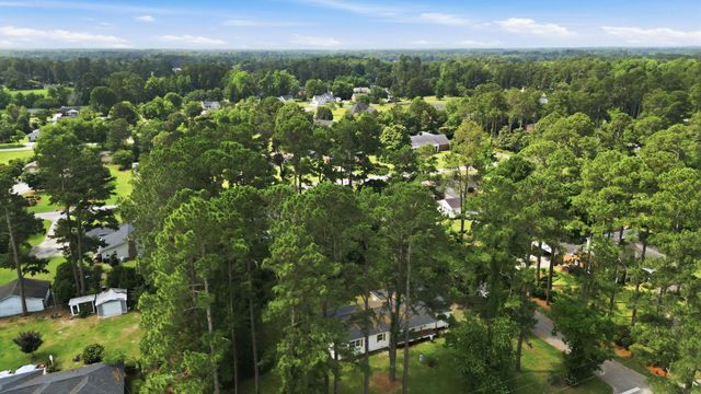 302 Azalea Dr., Mullins, SC 29574