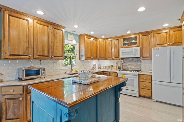 610 Claudia Lane, Middlebury, IN 46540