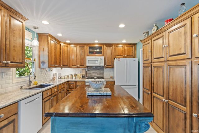 610 Claudia Lane, Middlebury, IN 46540