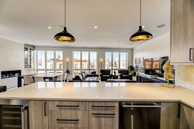 5015 N Clark Street 201, Chicago, IL 60640