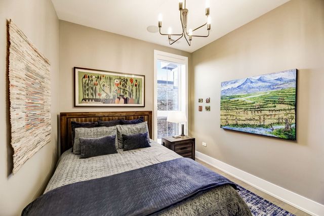 5015 N Clark Street 201, Chicago, IL 60640