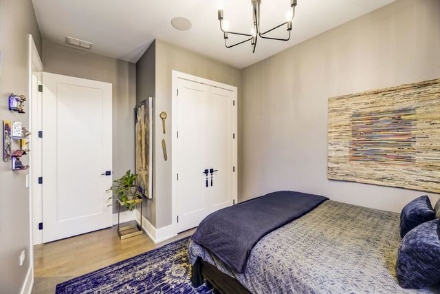 5015 N Clark Street 201, Chicago, IL 60640