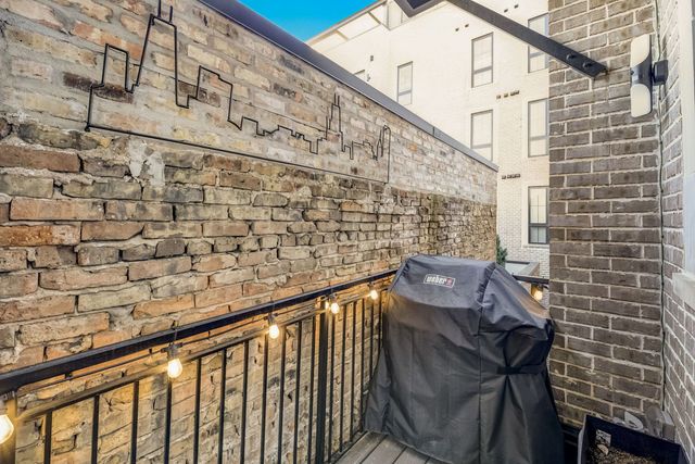 5015 N Clark Street 201, Chicago, IL 60640