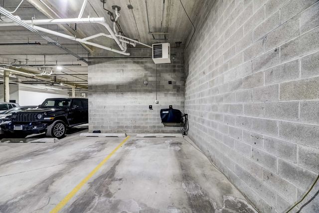 5015 N Clark Street 201, Chicago, IL 60640