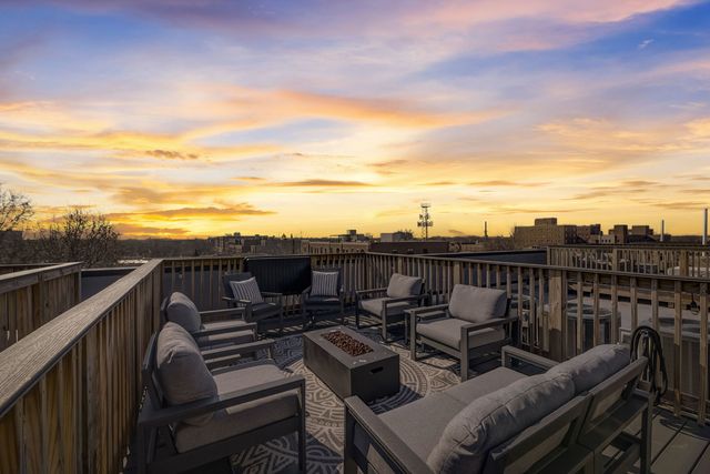 5015 N Clark Street 201, Chicago, IL 60640